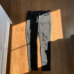 Black American Eagle ripped jeans